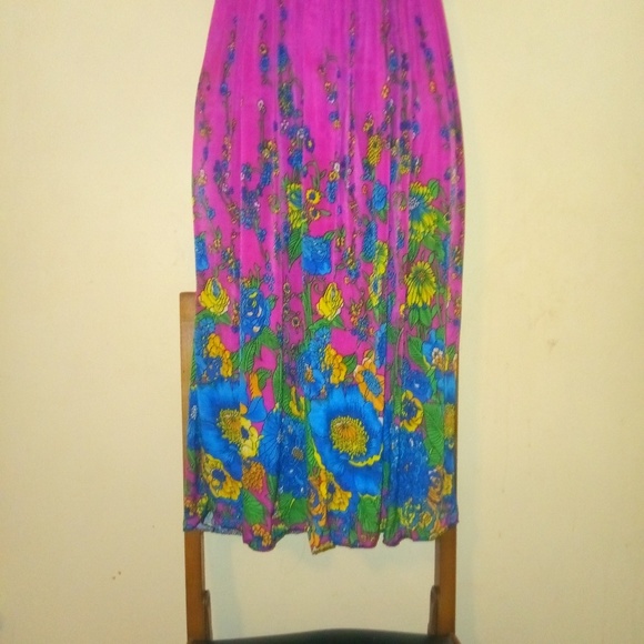 Beautiful relaxing yet elegant Sundress - Picture 2 of 4